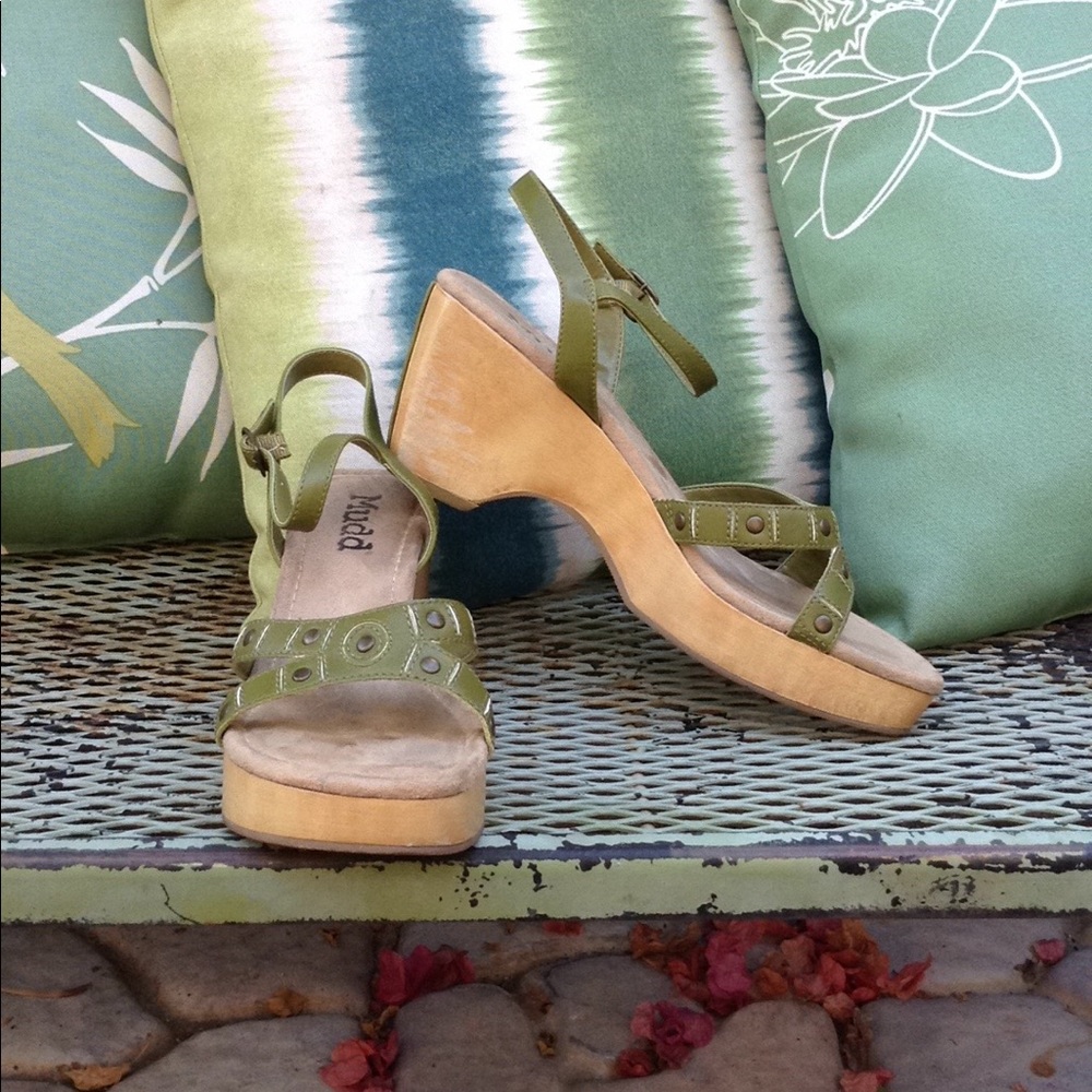 Size 9, MUDD Wedge Sandles